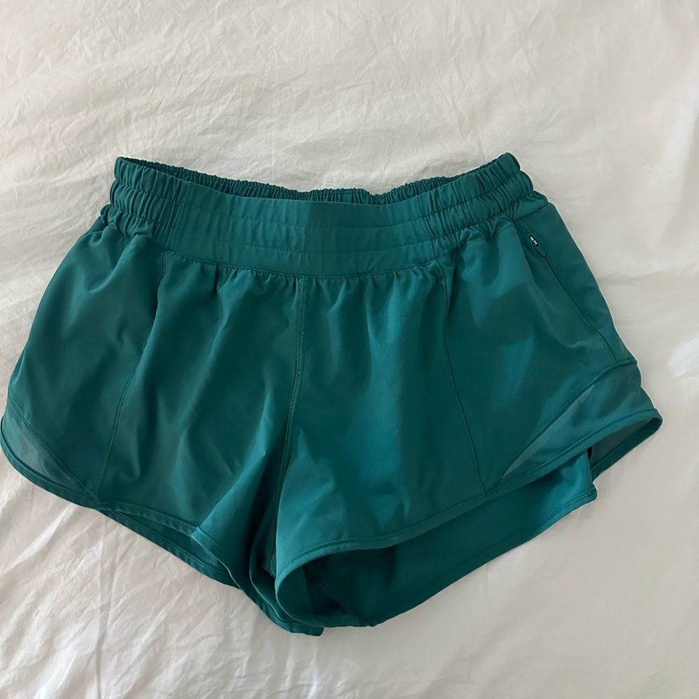 Lulu lemon Hotty Hot shorts 2.5”